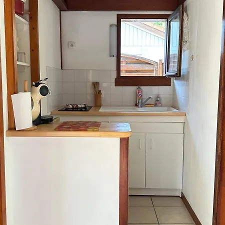 Charming With Swimming Pool And Garden Horská chata